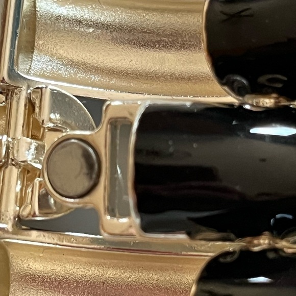 🐳Chunky Black Cuff Bracelet - Picture 5 of 10